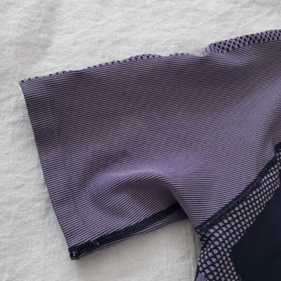 FABLETICS NWT Purple "Jessie" Seamless Crop Top- RARE - Picture 2 of 7